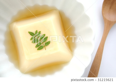 Egg tofu tree bud Egg tofu tree bud 31215621