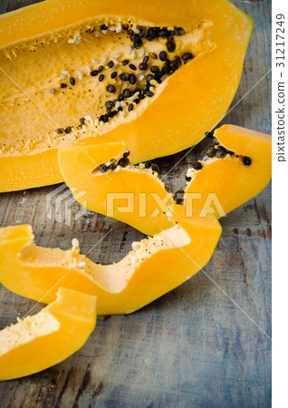 fresh papaya fresh papaya 31217249