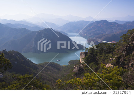 Oksoon Bridge, Chungju Lake, Danyang-gun, Chungbuk 31217994