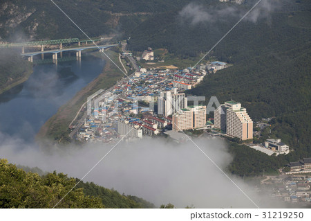 Daemyung Resort, Sangjin Bridge, Yangsan Mountain, Namhan River, Danyang-gun, Chungbuk 31219250