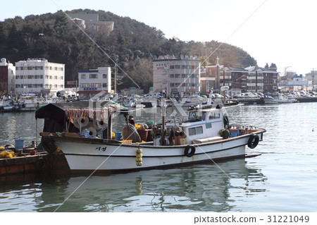 Tongyoung Port, Hallyeo Marine National Park, Tongyeong-si, Gyeongnam Tongyoung Port, Hallyeo Marine National Park, Tongyeong-si, Gyeongnam 31221049