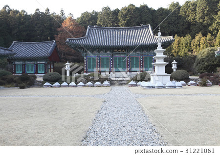 Daeungjeon, Miraeusa, Mireuksan, Tongyeong-si, Gyeongnam 31221061