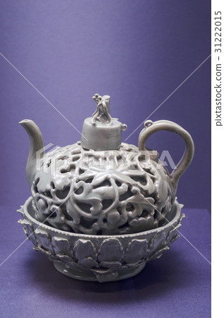 青瓷蓮花圖案水壺，高麗王朝，韓國國立博物館，龍山區，首爾 31222015