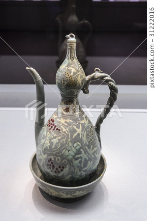 青瓷花瓶圖案葫蘆形花盆，高麗王朝，韓國國立博物館，龍山區，首爾 31222016