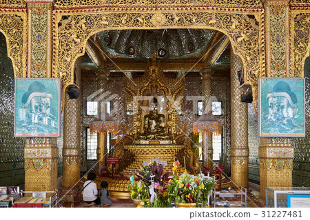 The interior of the Botataung Pagoda 31227481