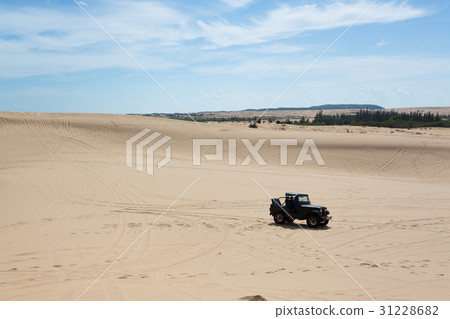 off road car vehicle in white sand dune desert 31228682