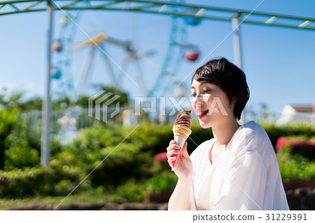 年輕的女士(軟奶油) 年輕的女士(軟奶油) 31229391