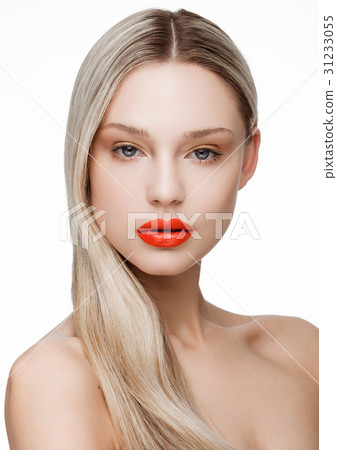 Beauty portrait model with shiny blonde hairstyle Beauty portrait model with shiny blonde hairstyle 31233055