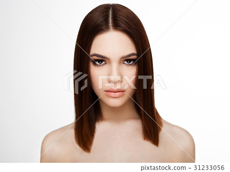 Beauty portrait model with shiny brown hairstyle Beauty portrait model with shiny brown hairstyle 31233056