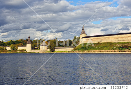 Landscape with Pskov Kremlin at the river 31233742