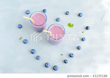 Blueberry Smoothie  31235186