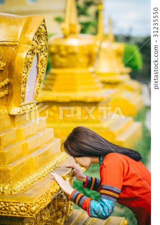 beautiful asian female 31235550