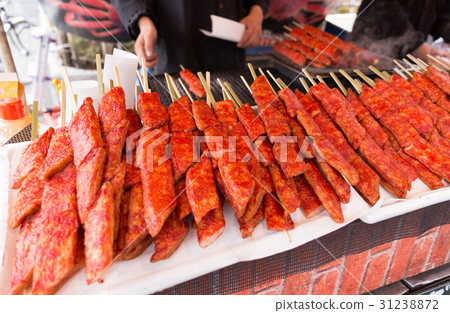 Spicy Alaska king crab with skewer wood stick Spicy Alaska king crab with skewer wood stick 31238872
