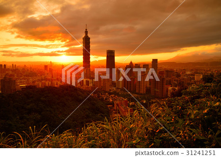 101 台北101 台北1o1 摩天大樓 夕陽 日落 象山 辦公大樓 商業大樓 旅遊勝地 台灣 101 台北101 台北1o1 摩天大樓 夕陽 日落 象山 辦公大樓 商業大樓 旅遊勝地 台灣 31241251