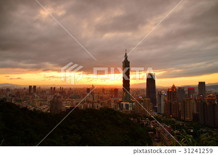 101 台北101 台北1o1 摩天大樓 夕陽 日落 象山 辦公大樓 商業大樓 旅遊勝地 台灣 101 台北101 台北1o1 摩天大樓 夕陽 日落 象山 辦公大樓 商業大樓 旅遊勝地 台灣 31241259
