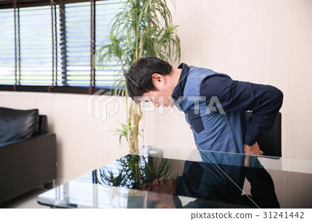男子腰痛 男子腰痛 31241442