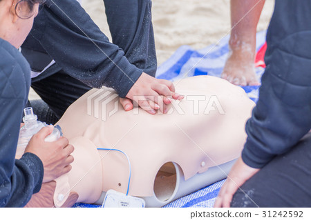 cpr training in dummy victim drowning 31242592