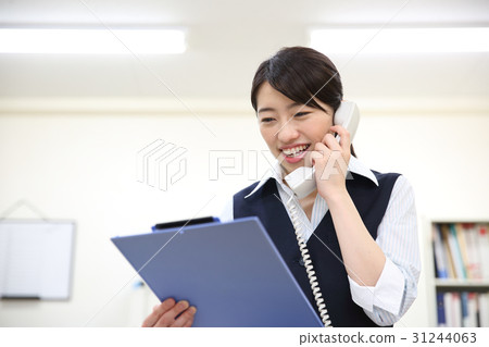 Hospital reception 31244063