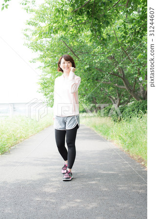Running woman 31244607