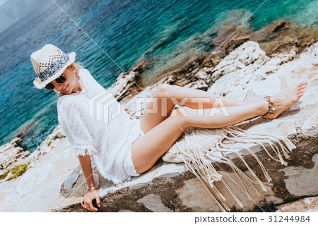 Beauty woman at the seaside 31244984