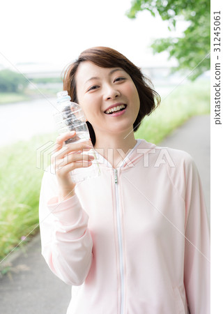 Running woman Running woman 31245061