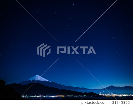 Mount Fuji and the Starry Sky 31245593