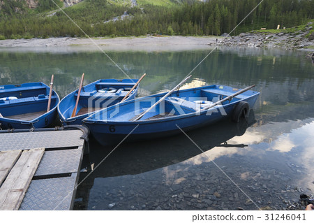 Sapphire Osna Lake in the Swiss Alps Sapphire Osna Lake in the Swiss Alps 31246041