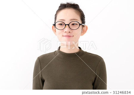 戴著眼鏡的女人 31246834