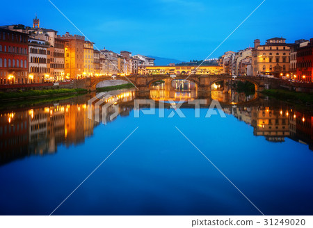 Ponte Santa Trinita bridge over the Arno River 31249020