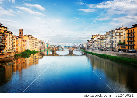 old town and river Arno, Florence, Italy old town and river Arno, Florence, Italy 31249021