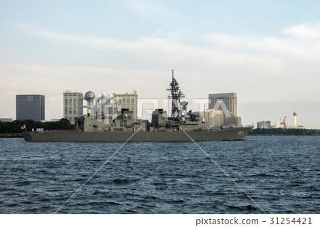 Maritime Self-Defense Forces sailing around Odaiba · escort ship "Echigo" 31254421