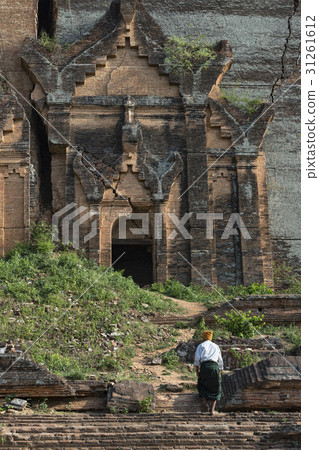 Local man visits Mingun Pagoda, Mandalay, Myanmar 31261612