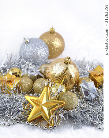 Golden and silver Christmas decorations Golden and silver Christmas decorations 31262359