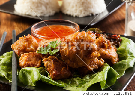 Fried chicken pieces in batter 31263981