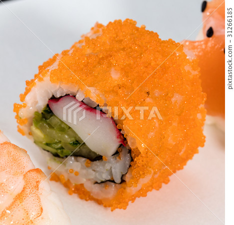 Maki, sushi piece 31266185