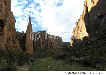Buitrera Canyon, a climbing paradise in the Chubut 31266338