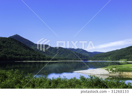 藍天和湖金山湖Minamifurano 31268133