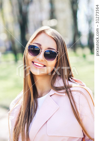 Closeup portrait of young beautiful fashionable 31273564
