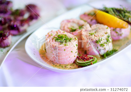 Delicious fish rolls with vegetables Delicious fish rolls with vegetables 31274072