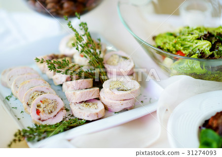 Delicious chicken or turkey rolls with herbs 31274093