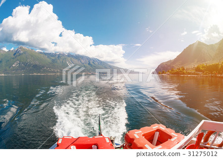 Lake Garda is the largest lake in Italy. It is Lake Garda is the largest lake in Italy. It is 31275012