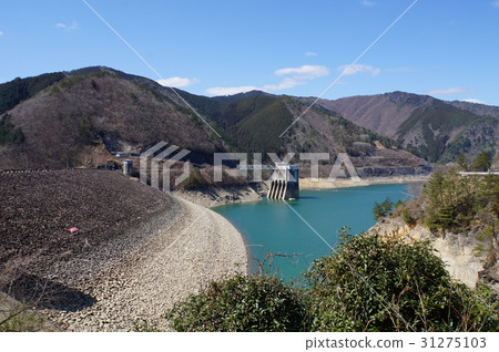 Iwadoya dam 31275103