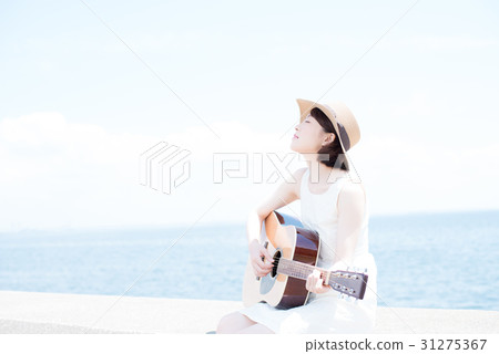 Guitar ladies 31275367