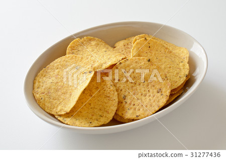 Tortilla chips 31277436