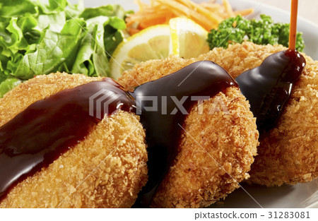 Beef croquette 31283081
