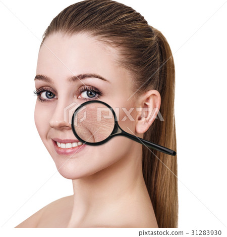 Woman shows age-related mimic wrincles 31283930