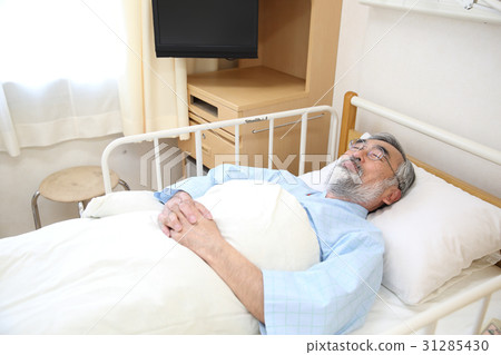 A man in hospital 31285430