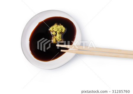 Bowl with soy sauce and wasabi 31285760