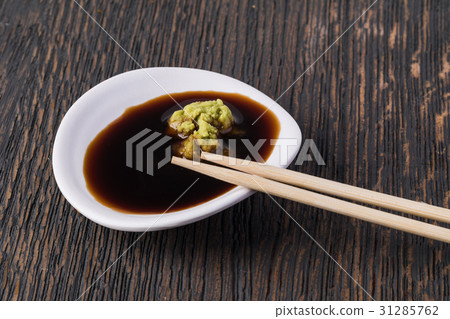 Bowl with soy sauce and wasabi 31285762
