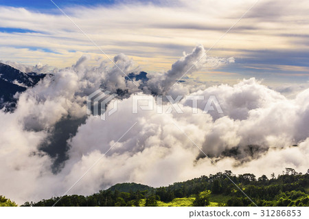 sea of clouds in a Mountain Valley 31286853